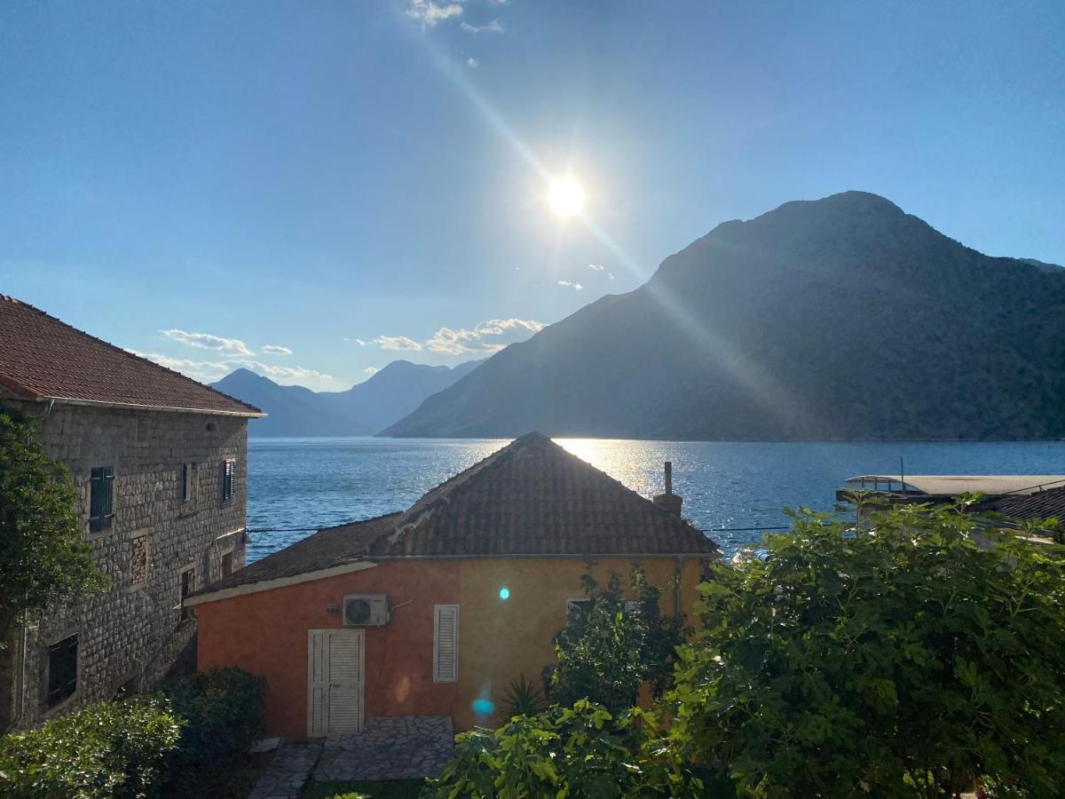 Apartment Caserma Kotor Buitenkant foto