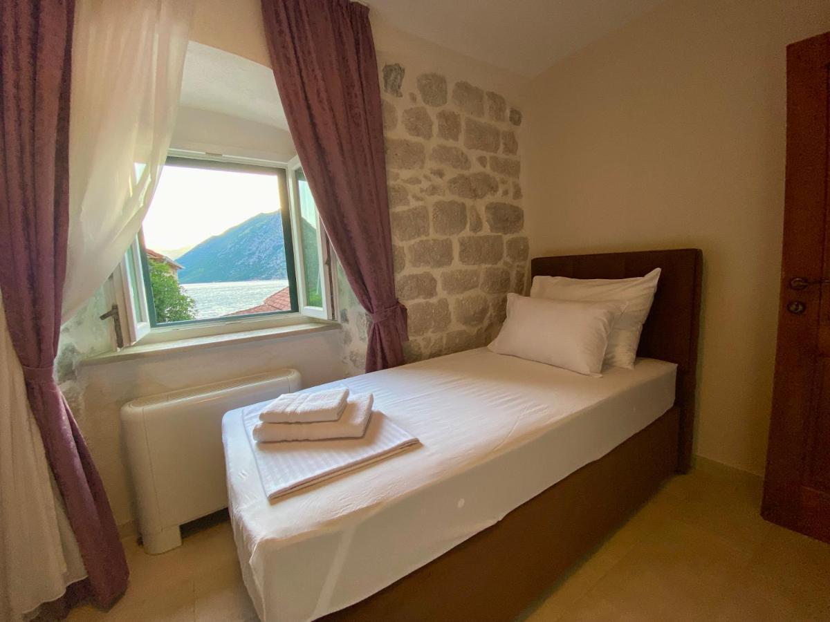 Apartment Caserma Kotor Buitenkant foto