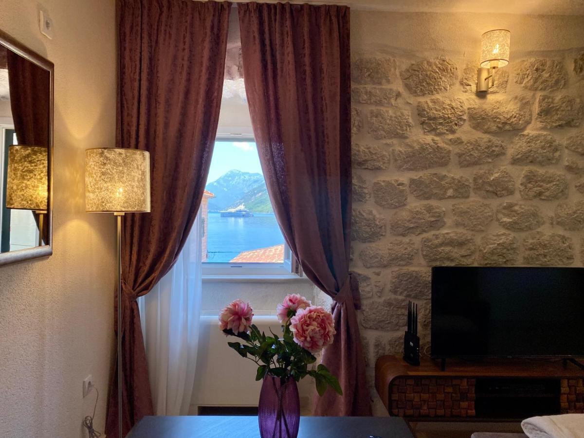 Apartment Caserma Kotor Buitenkant foto