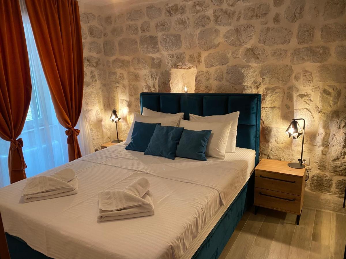 Apartment Caserma Kotor Buitenkant foto