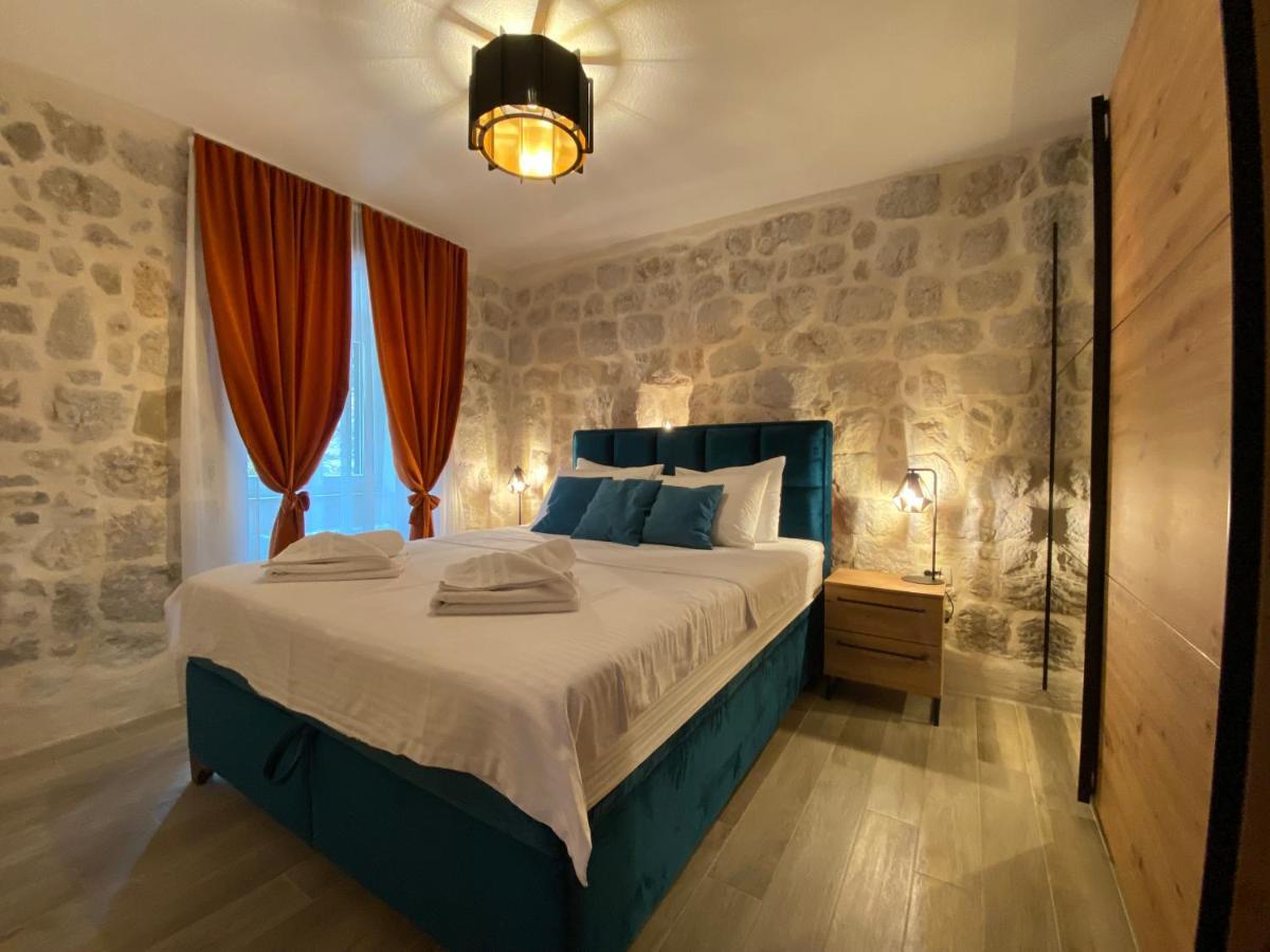 Apartment Caserma Kotor Buitenkant foto