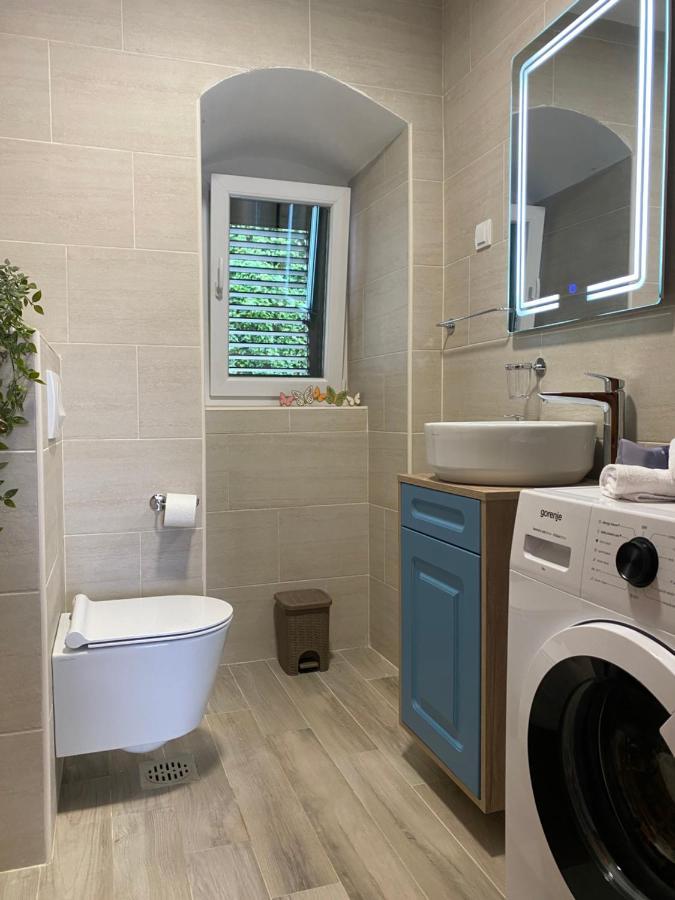Apartment Caserma Kotor Buitenkant foto