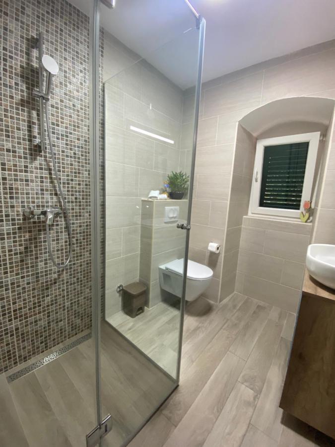Apartment Caserma Kotor Buitenkant foto
